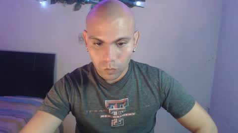 Snapshot of gabrielle_ramirez chatting on September 12, 12:00 am Gabriel online show from September 12, 12:00 am