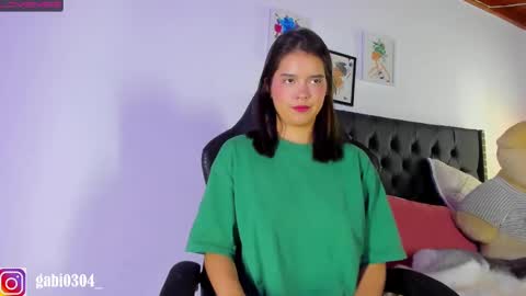 Snapshot of gabriiieela_ chatting on March 3, 1:31 am Sara   online show from March 3, 1:31 am