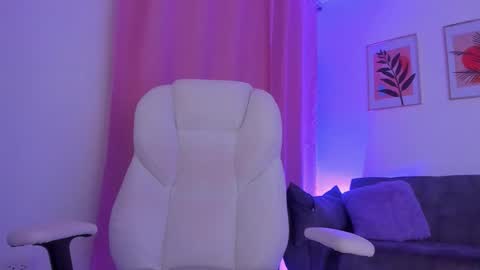 gaby online show from February 4, 1:28 pm