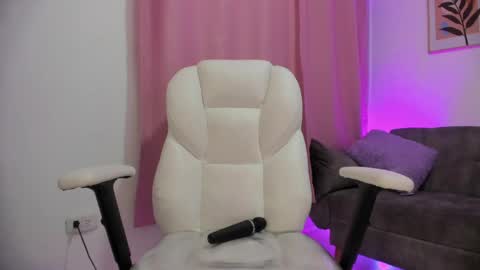 gaby online show from April 22, 7:37 pm