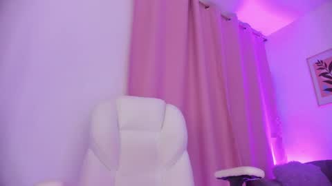 Snapshot of gaby_foox chatting on May 27, 4:20 am gaby online show from May 27, 4:20 am