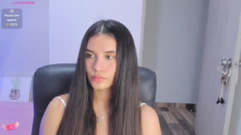 Snapshot of gaby_olsen chatting on June 1, 10:44 pm Gabriela online show from June 1, 10:44 pm