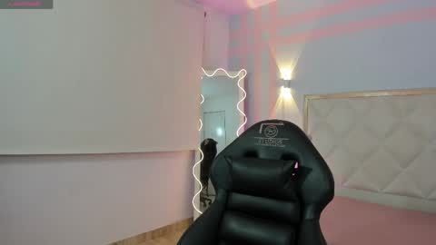 Snapshot of gaby_tay1 chatting on May 6, 3:35 am Gaby online show from May 6, 3:35 am