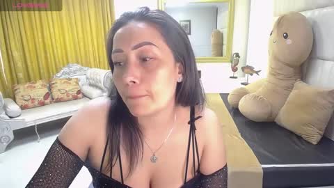 Snapshot of gaby_trent chatting on February 10, 8:00 pm gabriela online show from February 10, 8:00 pm