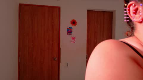 Snapshot of gaby_vegaa chatting on November 17, 10:04 pm gaby_vegaa online show from November 17, 10:04 pm