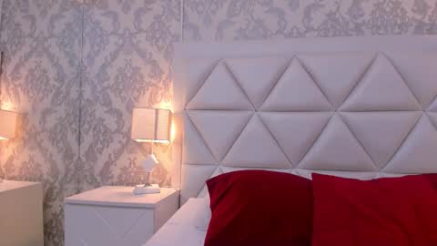 gabymoreau online show from December 5, 8:16 pm