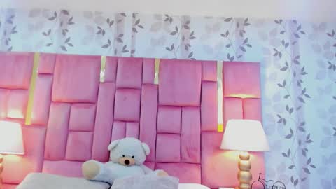 gabymoreau online show from March 5, 9:33 pm