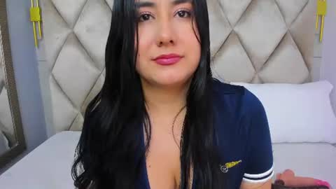 Snapshot of gabyparker_ chatting on July 15, 12:21 pm Gaby online show from July 15, 12:21 pm