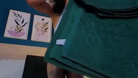 Snapshot of gabypetit chatting on October 27, 8:13 pm Gaby online show from October 27, 8:13 pm