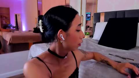 Snapshot of gabypetit chatting on November 21, 8:29 pm Gaby online show from November 21, 8:29 pm