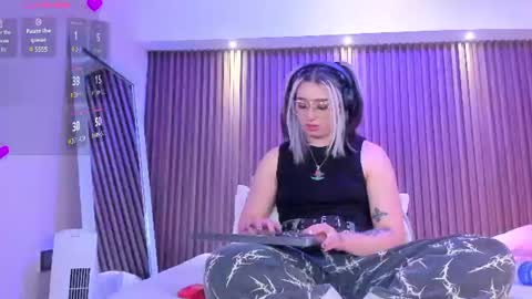 Snapshot of gabyrose9 chatting on June 26, 7:51 pm gabyrose9 online show from June 26, 7:51 pm