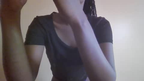 Snapshot of gada_charm chatting on March 1, 12:56 pm Gada online show from March 1, 12:56 pm