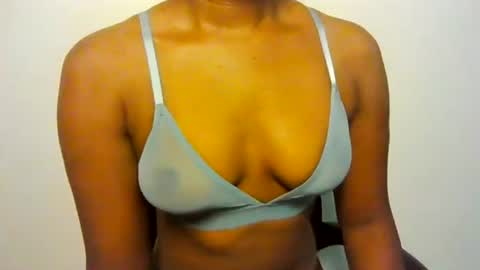 Snapshot of gada_charm chatting on July 1, 8:30 pm Gada online show from July 1, 8:30 pm