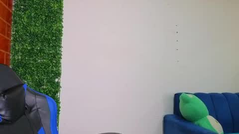 Snapshot of gael_david chatting on May 2, 3:00 am Gael online show from May 2, 3:00 am