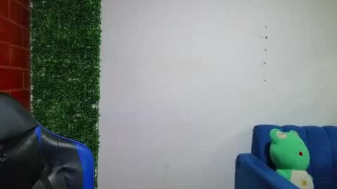 Snapshot of gael_david chatting on May 10, 5:01 am Gael online show from May 10, 5:01 am