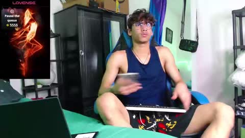 gael_jones online show from September 17, 4:25 am