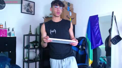 gael_jones online show from October 5, 5:39 am