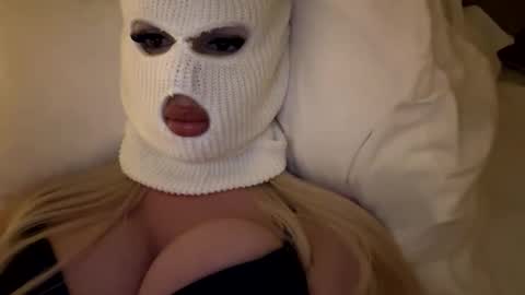 Snapshot of gaia_brv chatting on May 10, 7:30 pm Feetbaabe online show from May 10, 7:30 pm