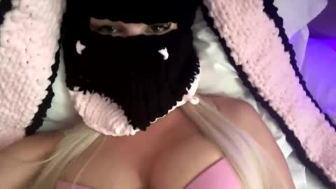 Snapshot of gaia_brv chatting on May 26, 12:34 pm Feetbaabe online show from May 26, 12:34 pm