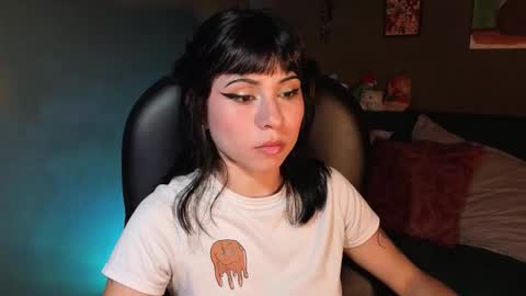 Snapshot of gaia_joness chatting on November 25, 8:31 pm gaia_joness online show from November 25, 8:31 pm