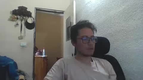Snapshot of galen_0 chatting on December 17, 5:51 am galen_0 online show from December 17, 5:51 am