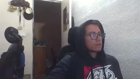 Snapshot of galen_0 chatting on January 14, 9:24 am galen_0 online show from January 14, 9:24 am