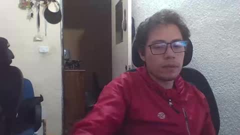 Snapshot of galen_0 chatting on January 16, 5:00 am galen_0 online show from January 16, 5:00 am