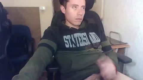 Snapshot of galen_0 chatting on January 10, 5:20 am galen_0 online show from January 10, 5:20 am