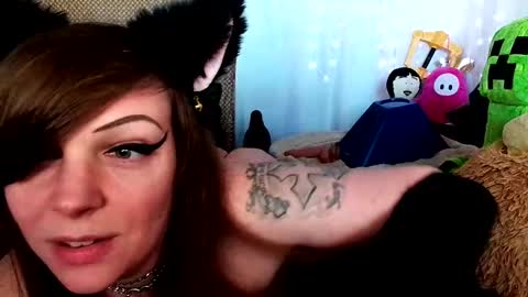 Snapshot of gamergirlroxy chatting on February 28, 10:06 pm GamerGirlRoxy online show from February 28, 10:06 pm