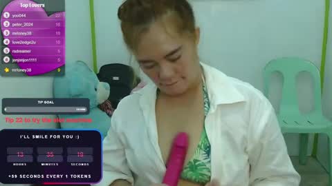 Snapshot of gamerstar9 chatting on December 6, 7:23 pm Jena online show from December 6, 7:23 pm