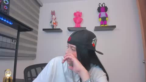 Snapshot of gangster_girl chatting on August 2, 5:28 am GANG online show from August 2, 5:28 am