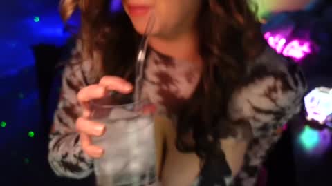 Snapshot of garagesex22 chatting on December 3, 5:20 am Jenna - be back MONDAY night. online show from December 3, 5:20 am