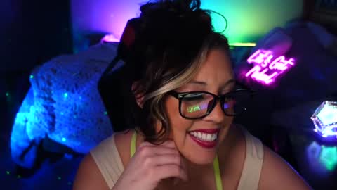 Snapshot of garagesex22 chatting on January 14, 5:19 am Jenna - be back MONDAY night. online show from January 14, 5:19 am