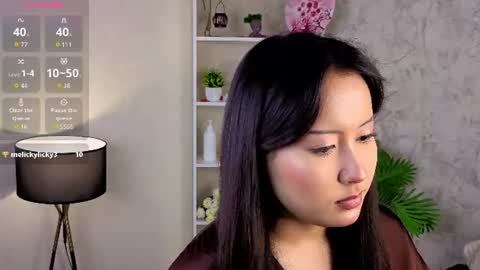 Snapshot of garden_flower chatting on June 13, 5:22 pm Violla online show from June 13, 5:22 pm