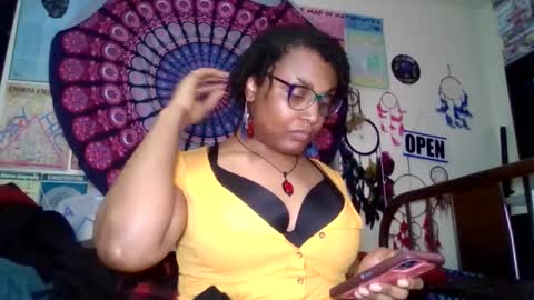 Snapshot of gardeniaspear chatting on May 11, 6:52 am Gardenia online show from May 11, 6:52 am
