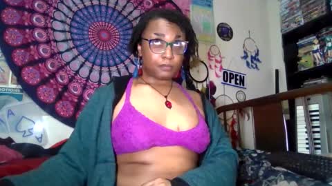 Snapshot of gardeniaspear chatting on May 16, 6:43 am Gardenia online show from May 16, 6:43 am