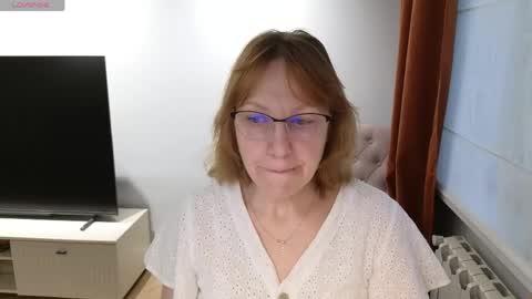 Snapshot of gardner_ava chatting on June 1, 7:10 am Ava online show from June 1, 7:10 am