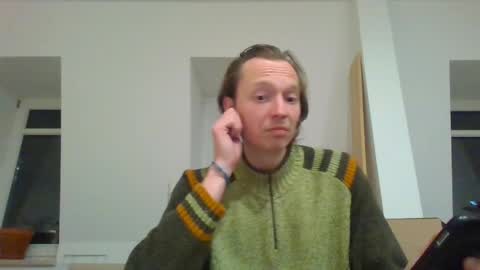 Snapshot of garfield42 chatting on April 4, 9:45 pm Garfield online show from April 4, 9:45 pm