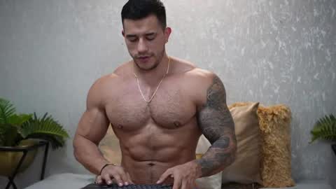 Snapshot of garret_alvin_ chatting on April 16, 1:17 am Garret online show from April 16, 1:17 am