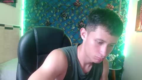 garuo_18 online show from November 21, 4:55 am