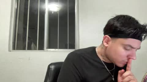 garypinepineapple online show from April 23, 7:09 am