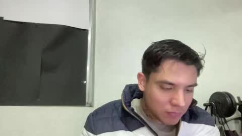 garypinepineapple online show from June 10, 6:12 am