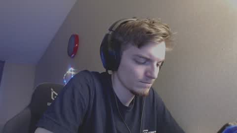 Snapshot of gasturfahe chatting on January 2, 12:24 pm gasturfahe online show from January 2, 12:24 pm