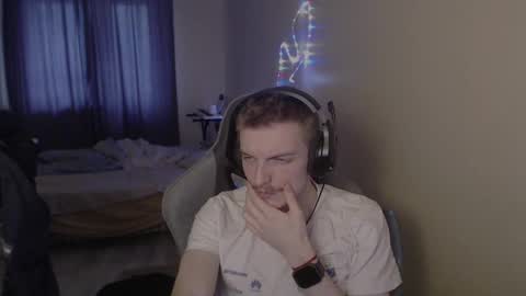 Snapshot of gasturfahe chatting on March 12, 2:23 pm gasturfahe online show from March 12, 2:23 pm