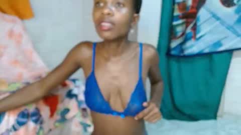 Snapshot of gatita_1997 chatting on September 23, 5:32 am estrella online show from September 23, 5:32 am