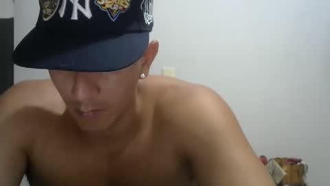 Snapshot of gattitosexy_95 chatting on September 19, 12:45 am gattitosexy_95 online show from September 19, 12:45 am