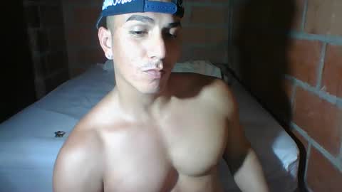 Snapshot of gattitosexy_95 chatting on September 30, 5:01 am gattitosexy_95 online show from September 30, 5:01 am