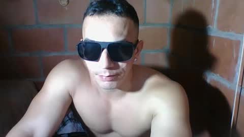Snapshot of gattitosexy_95 chatting on November 2, 2:47 am gattitosexy_95 online show from November 2, 2:47 am