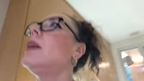 Snapshot of gatubela_45 chatting on July 10, 2:08 pm Vikinga y Espartano online show from July 10, 2:08 pm