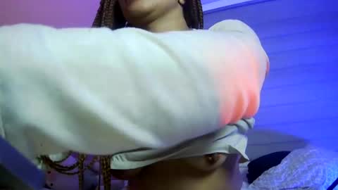 Snapshot of gatubelahotxxx chatting on July 1, 4:58 am gatubelahotxxx online show from July 1, 4:58 am